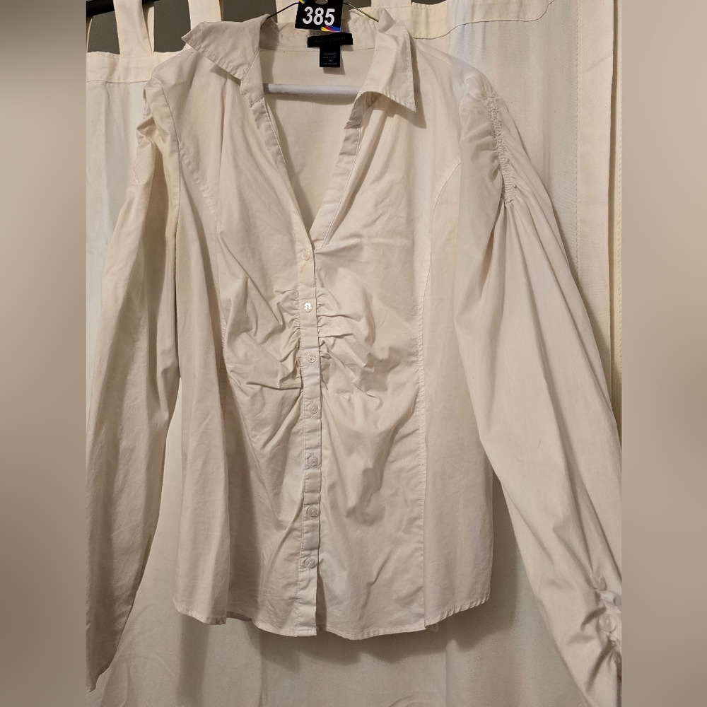 #385 Ashley stewart white gathered sleeves ruched front button top